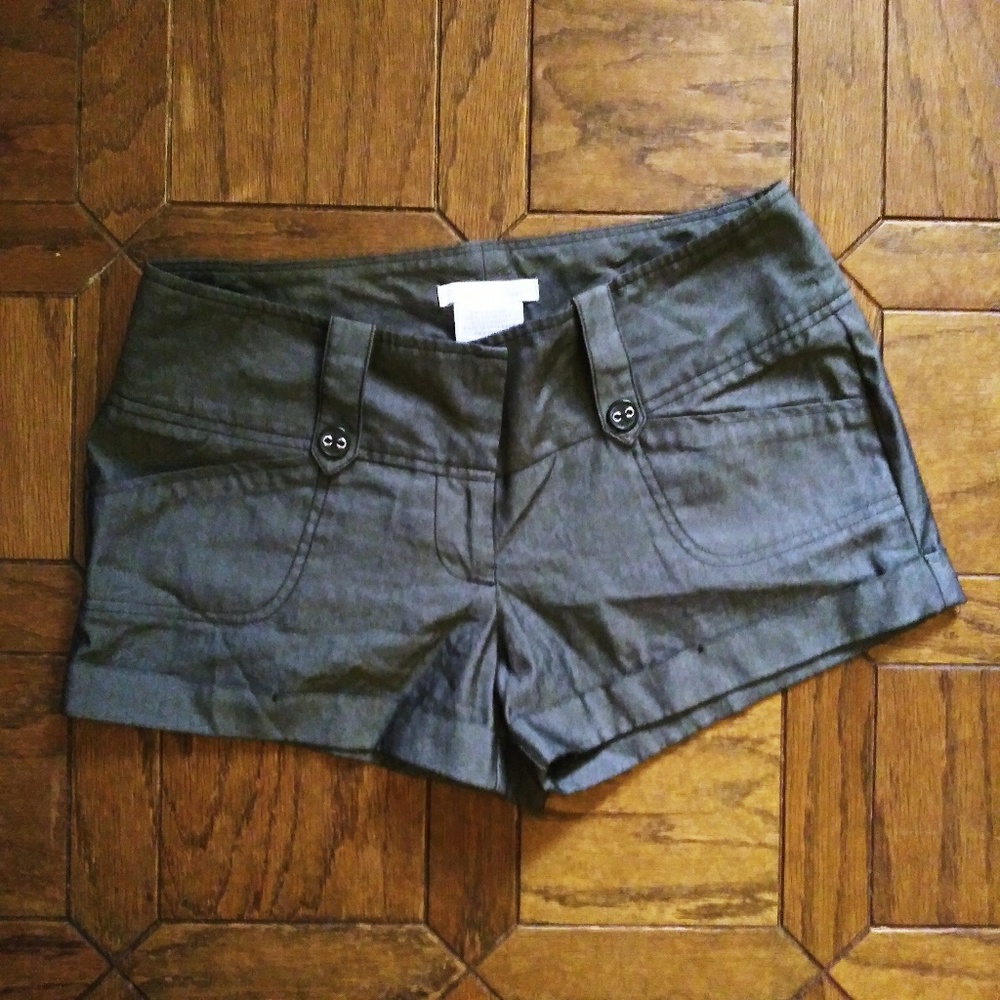 ❌SOLD❌ 🌟$9 Item🌟 {Charlotte Russe} Low rise shorts in EUC